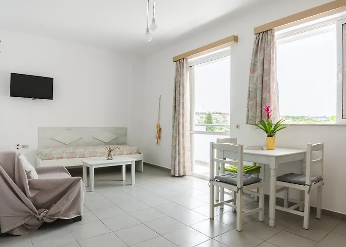 Happiness Hotel Hersonissos (Crete)