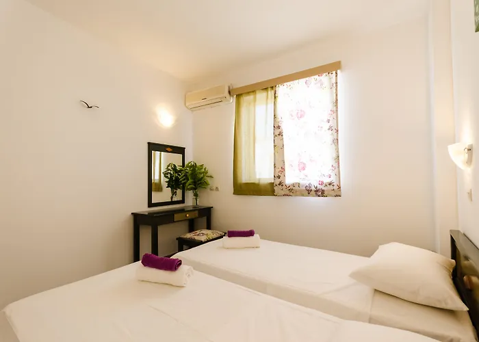 Happiness Hotel Hersonissos (Crete)