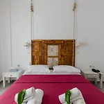 Happiness Hotel 3*